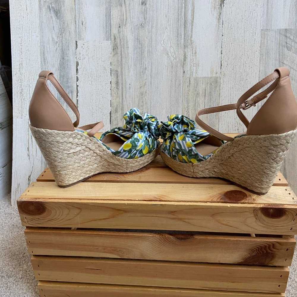 CLEARANCE! Gianni Bini Size 9.5 Sharmae Wedge Espadrille Sandals Lemon Print Pom - Picture 7 of 12